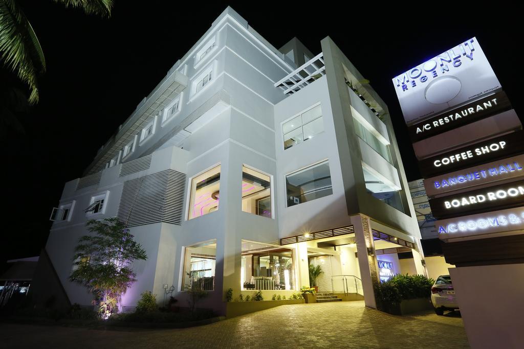 Hotel Moonlit Regency Thodupuzha Eksteriør billede